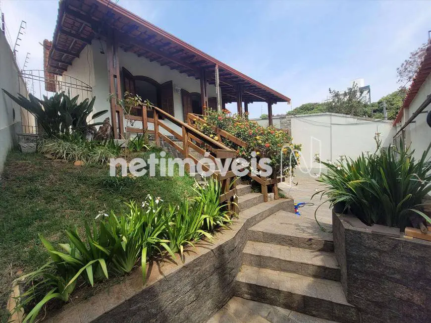 Foto 1 de Casa com 5 Quartos à venda, 261m² em Santa Rosa, Belo Horizonte