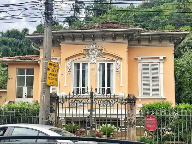 Foto 1 de Casa com 9 Quartos para alugar, 319m² em Centro, Petrópolis