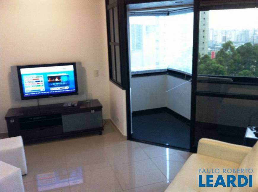 Foto 1 de Flat com 1 Quarto para venda ou aluguel, 44m² em Panamby, São Paulo