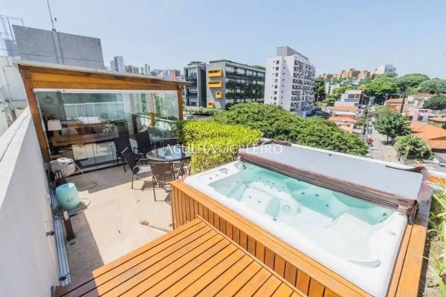 Foto 1 de Apartamento com 2 Quartos à venda, 200m² em Vila Madalena, São Paulo