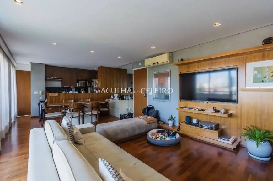 Foto 4 de Apartamento com 2 Quartos à venda, 200m² em Vila Madalena, São Paulo