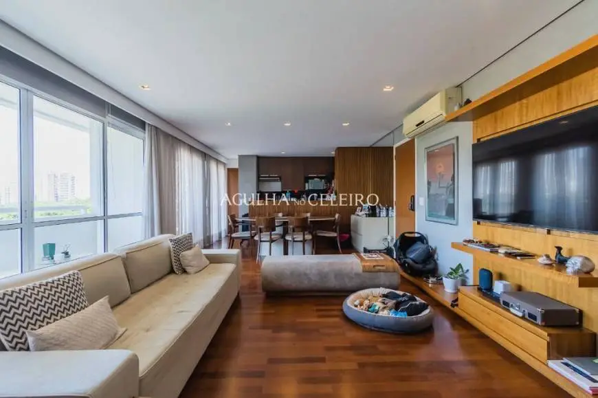 Foto 5 de Apartamento com 2 Quartos à venda, 200m² em Vila Madalena, São Paulo