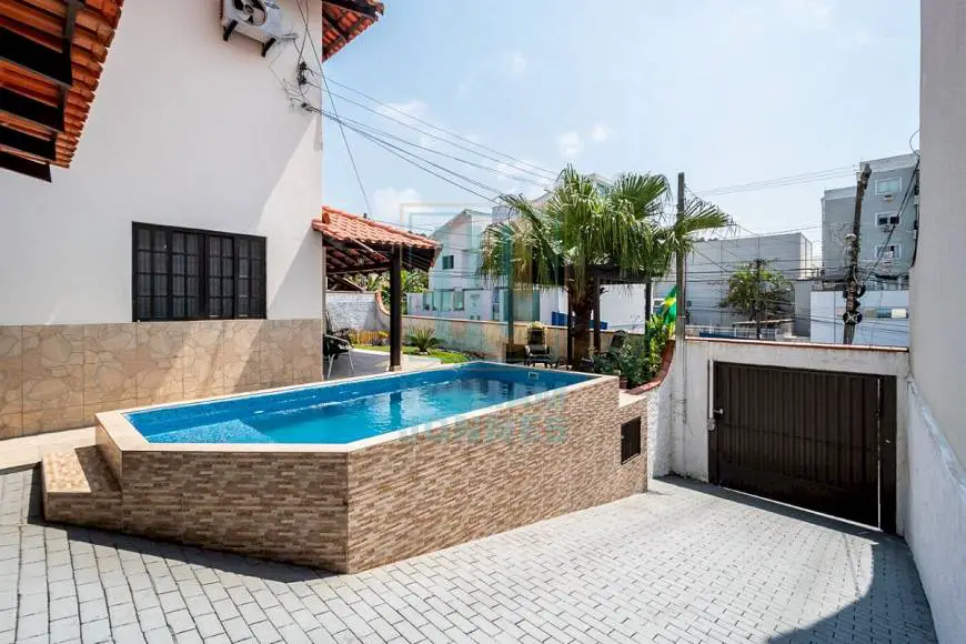Foto 4 de Casa com 3 Quartos à venda, 230m² em Ariribá, Balneário Camboriú