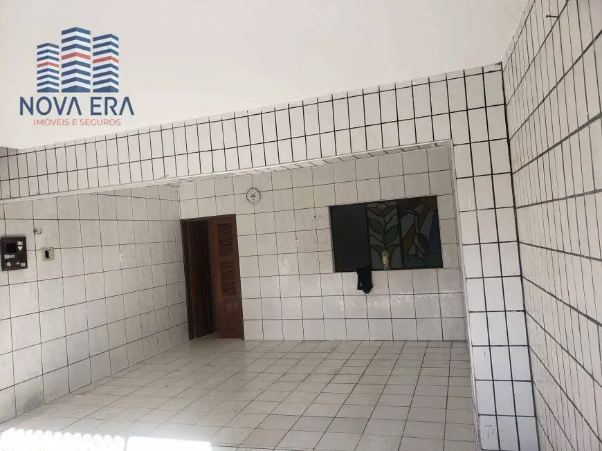 Foto 2 de Casa com 3 Quartos para alugar, 360m² em Bonsucesso, Fortaleza