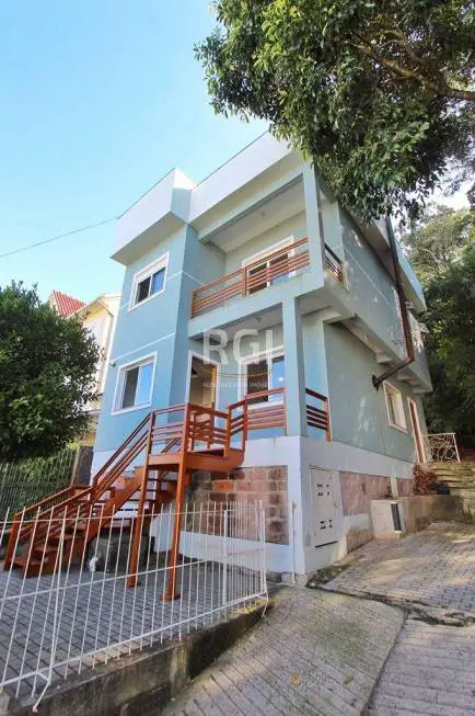 Foto 1 de Casa com 3 Quartos à venda, 133m² em Teresópolis, Porto Alegre
