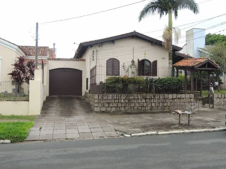 Foto 1 de Casa com 3 Quartos à venda, 380m² em Tristeza, Porto Alegre