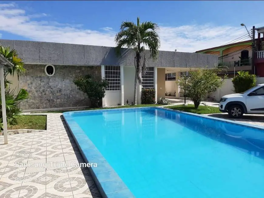 Foto 1 de Casa com 4 Quartos para alugar, 600m² em Adrianópolis, Manaus