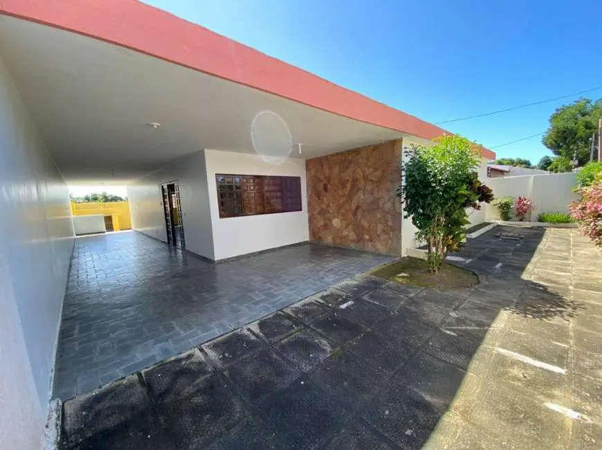 Foto 1 de Casa com 4 Quartos à venda, 290m² em Barro Duro, Maceió