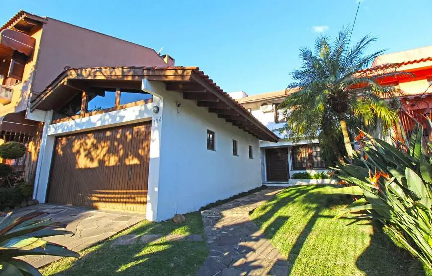 Foto 2 de Casa com 4 Quartos à venda, 300m² em Ipanema, Porto Alegre