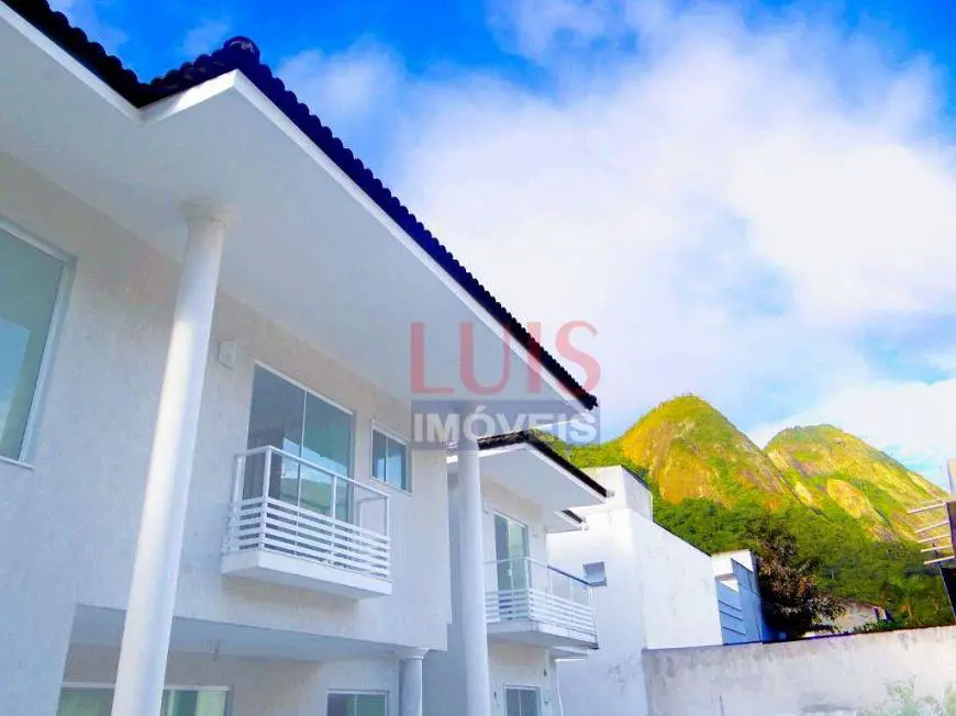Foto 1 de Casa com 4 Quartos à venda, 260m² em Itacoatiara, Niterói