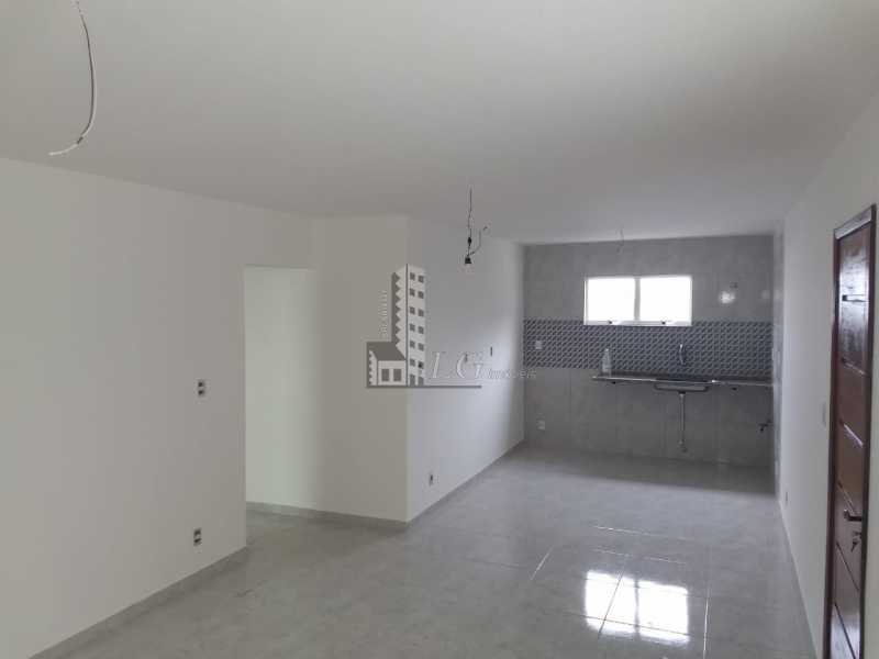 Foto 3 de Casa de Condomínio com 3 Quartos à venda, 75m² em Braz de Pina, Rio de Janeiro