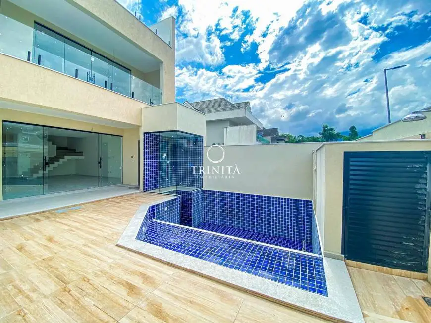Foto 1 de Casa de Condomínio com 4 Quartos à venda, 345m² em Barra da Tijuca, Rio de Janeiro