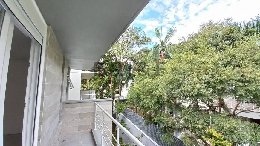 Foto 3 de Casa de Condomínio com 4 Quartos à venda, 424m² em Jardim Cordeiro, São Paulo