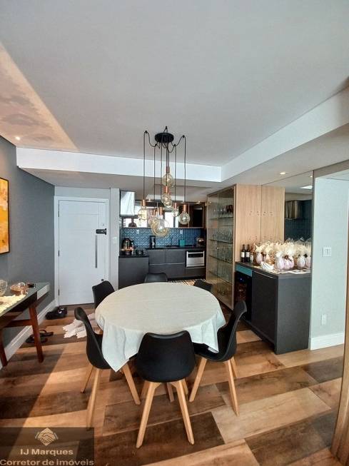 Foto 2 de Apartamento com 2 Quartos à venda, 59m² em Bucarein, Joinville