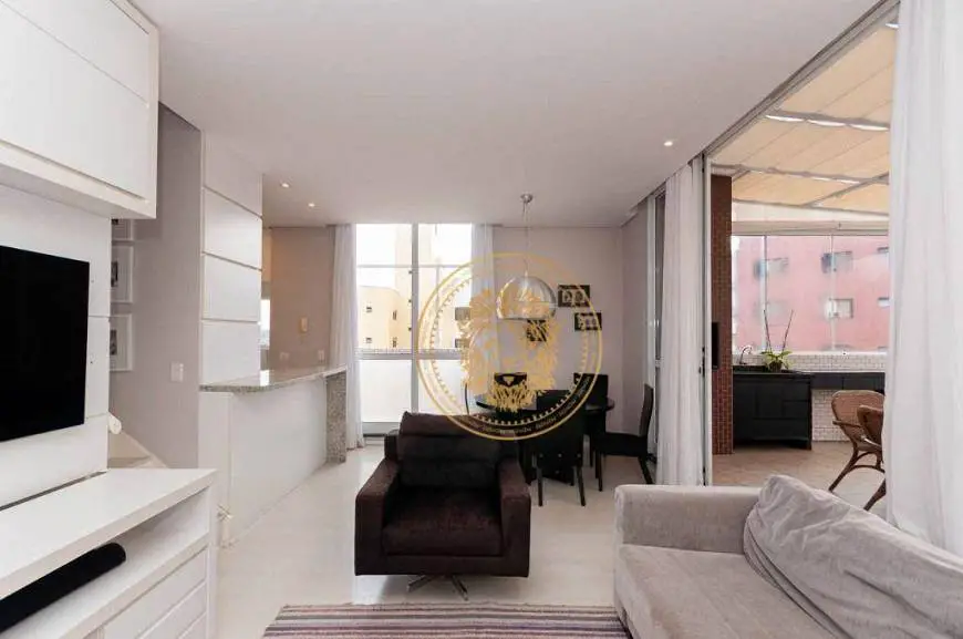 Foto 3 de Apartamento com 2 Quartos à venda, 104m² em Champagnat, Curitiba