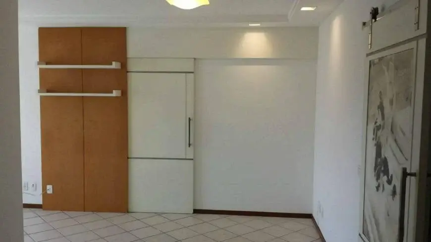 Foto 1 de Apartamento com 2 Quartos para alugar, 70m² em Enseada do Suá, Vitória