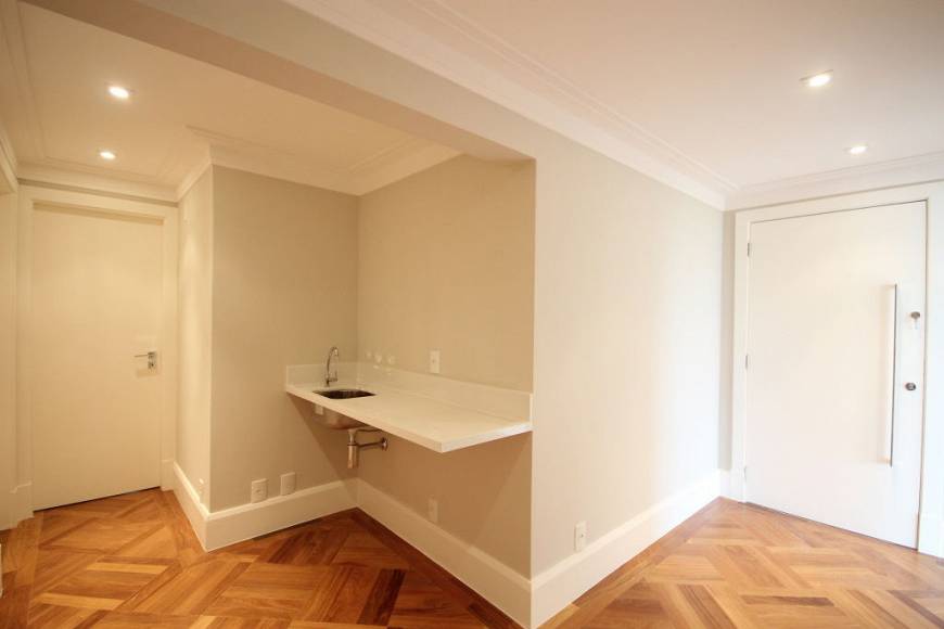 Foto 5 de Apartamento com 3 Quartos para alugar, 285m² em Higienópolis, São Paulo