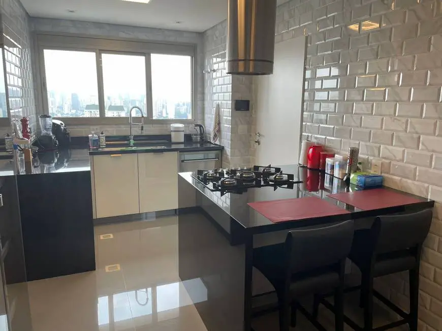 Foto 4 de Apartamento com 3 Quartos à venda, 275m² em Itaim Bibi, São Paulo