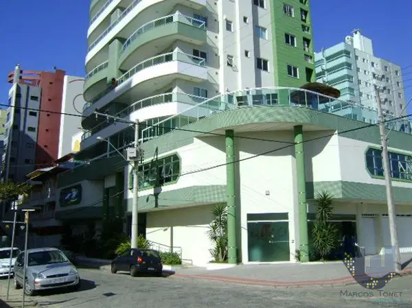 Foto 2 de Apartamento com 3 Quartos para alugar, 120m² em Meia Praia, Itapema