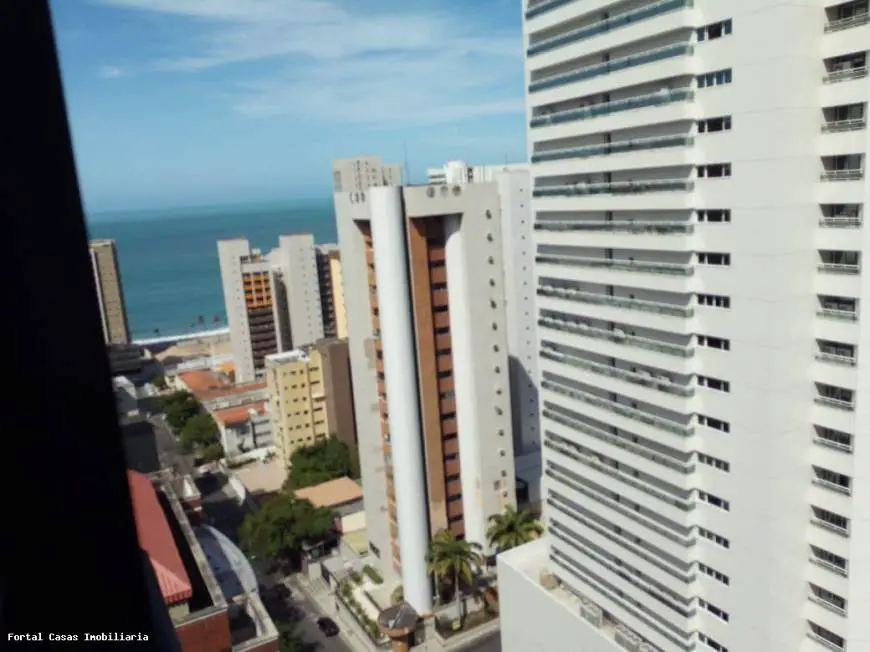 Foto 3 de Apartamento com 3 Quartos à venda, 160m² em Meireles, Fortaleza