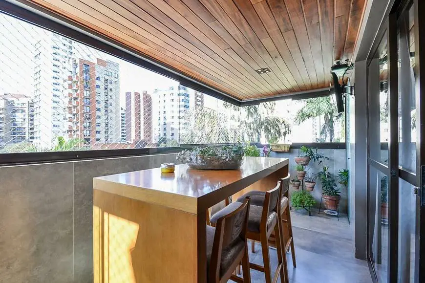 Foto 4 de Apartamento com 4 Quartos à venda, 230m² em Moema, São Paulo