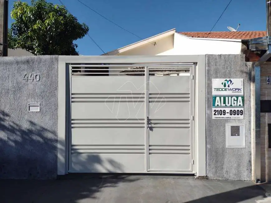 Foto 1 de Casa com 2 Quartos para alugar, 62m² em Jardim Mangiacapra, Araraquara