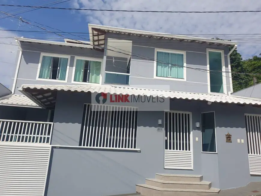 Foto 1 de Casa com 2 Quartos para alugar, 75m² em Tabuazeiro, Vitória
