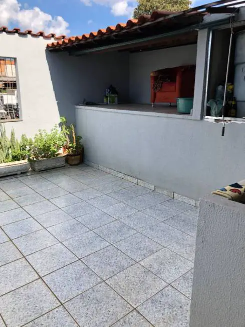 Foto 1 de Casa com 3 Quartos para alugar, 140m² em Santa Cruz, Belo Horizonte