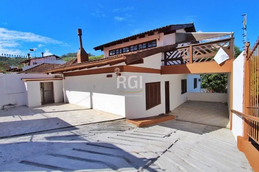 Foto 1 de Casa com 4 Quartos à venda, 185m² em Teresópolis, Porto Alegre