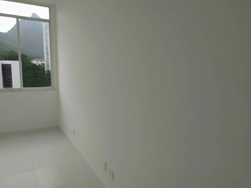 Foto 2 de Kitnet com 1 Quarto à venda, 20m² em Laranjeiras, Rio de Janeiro