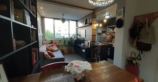 Foto 4 de Apartamento com 2 Quartos à venda, 45m² em Ipanema, Porto Alegre