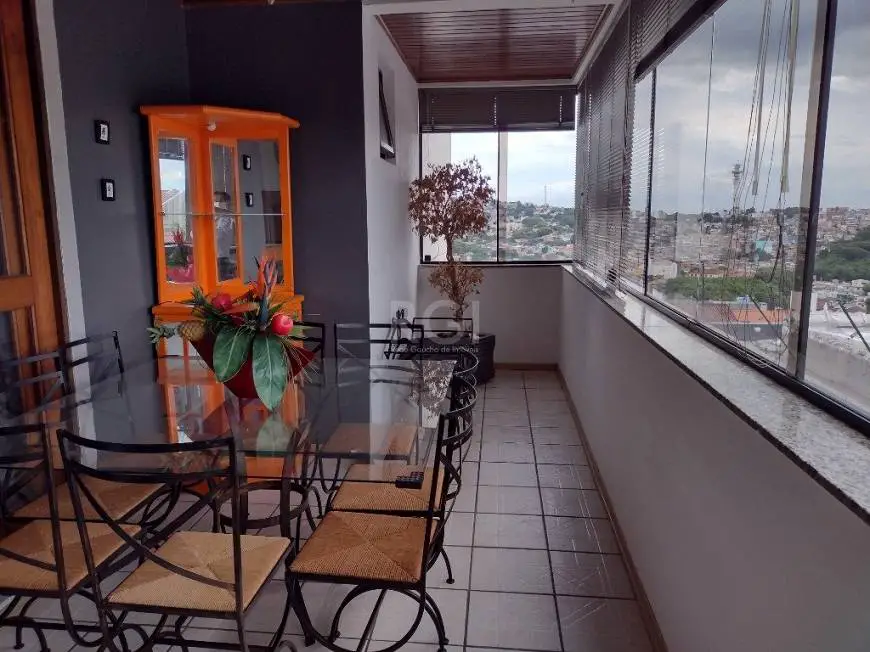Foto 1 de Apartamento com 2 Quartos à venda, 87m² em Medianeira, Porto Alegre