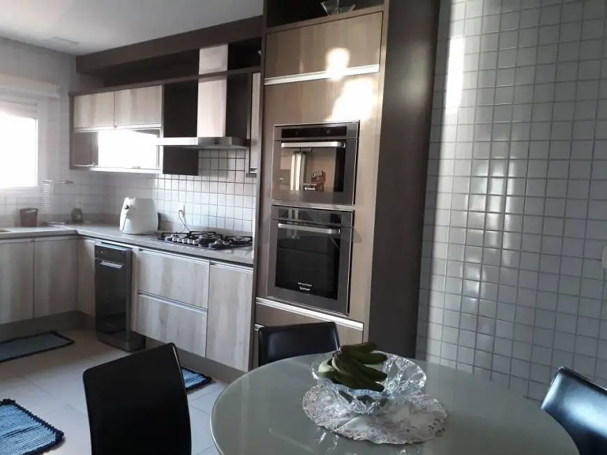 Foto 1 de Apartamento com 3 Quartos à venda, 247m² em Cambuí, Campinas