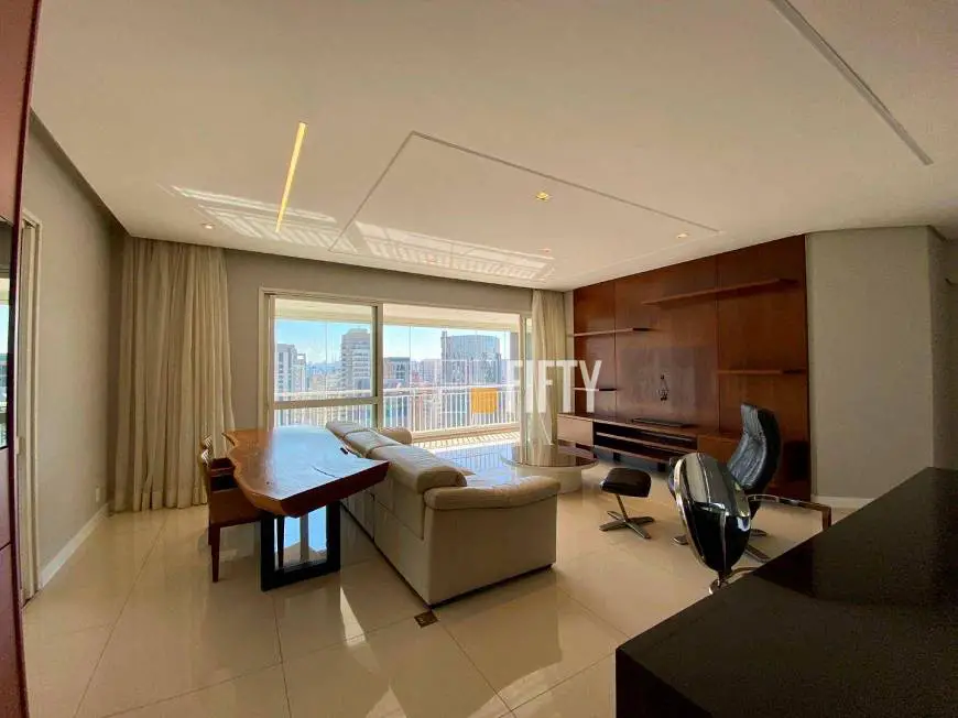Foto 5 de Apartamento com 3 Quartos para alugar, 238m² em Itaim Bibi, São Paulo