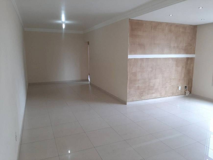 Foto 2 de Apartamento com 3 Quartos à venda, 135m² em Marapé, Santos