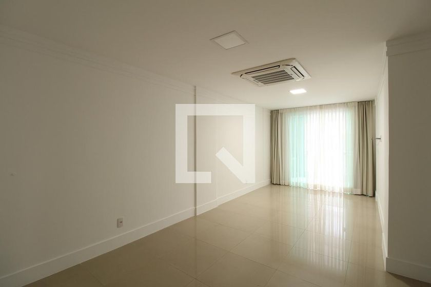 Foto 2 de Apartamento com 3 Quartos para alugar, 90m² em Recreio Dos Bandeirantes, Rio de Janeiro