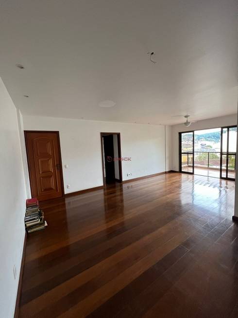 Foto 1 de Apartamento com 3 Quartos à venda, 143m² em Varzea, Teresópolis