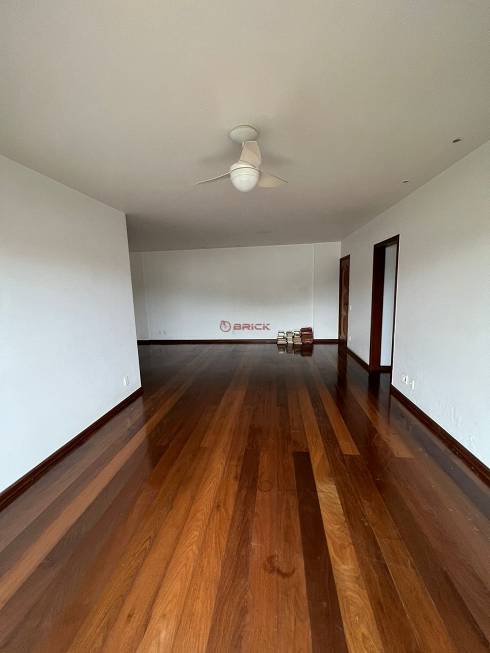 Foto 2 de Apartamento com 3 Quartos à venda, 143m² em Varzea, Teresópolis