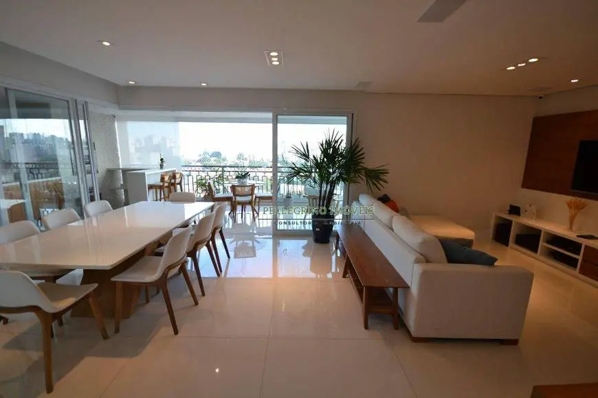 Foto 2 de Apartamento com 3 Quartos à venda, 156m² em Vila Olímpia, São Paulo