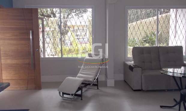 Foto 1 de Casa com 2 Quartos à venda, 160m² em Medianeira, Porto Alegre