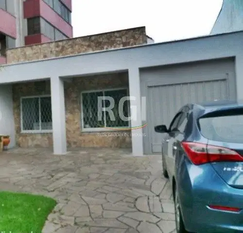 Foto 2 de Casa com 2 Quartos à venda, 160m² em Medianeira, Porto Alegre