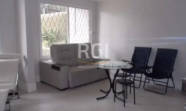 Foto 4 de Casa com 2 Quartos à venda, 160m² em Medianeira, Porto Alegre