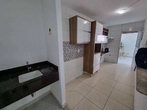 Foto 4 de Casa com 3 Quartos para alugar, 80m² em Alterosas, Serra