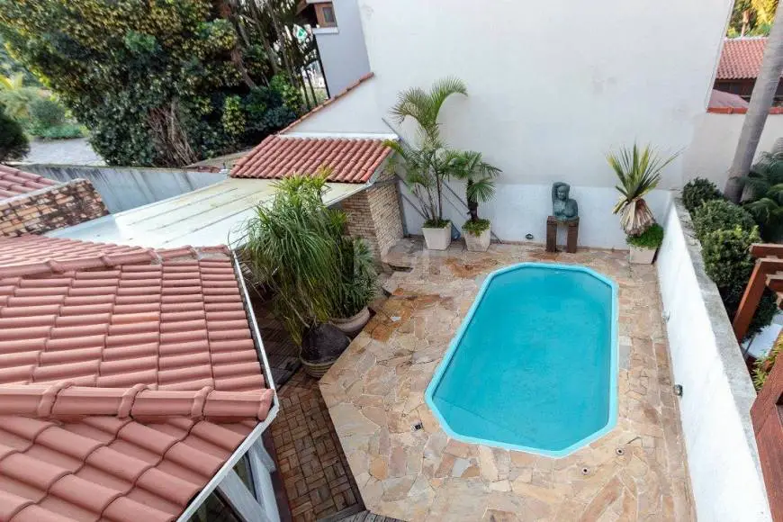 Foto 1 de Casa com 3 Quartos à venda, 233m² em Ipanema, Porto Alegre