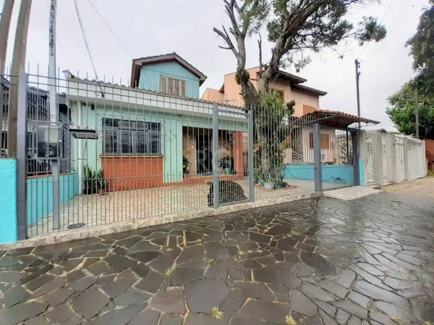Foto 1 de Casa com 3 Quartos à venda, 92m² em Jardim Itú Sabará, Porto Alegre