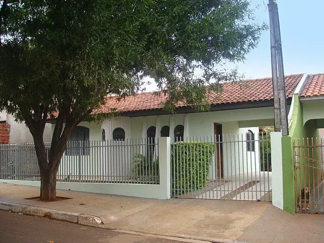 Foto 1 de Casa com 3 Quartos para alugar, 111m² em Jardim Tropical, Maringá