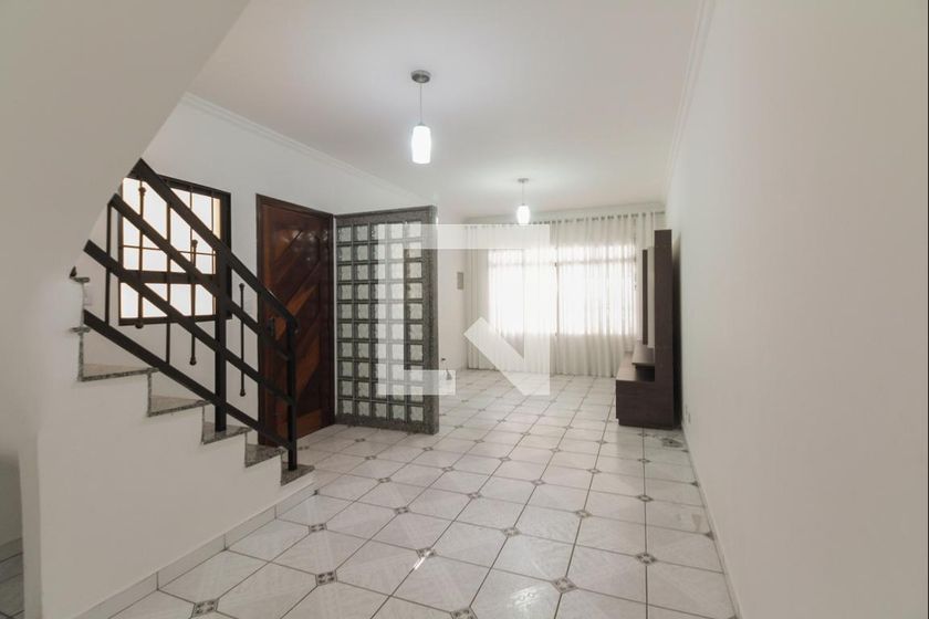 Foto 1 de Casa com 3 Quartos para alugar, 150m² em Vila Carrão, São Paulo