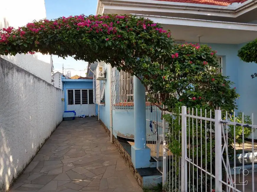 Foto 1 de Casa com 4 Quartos à venda, 126m² em Azenha, Porto Alegre