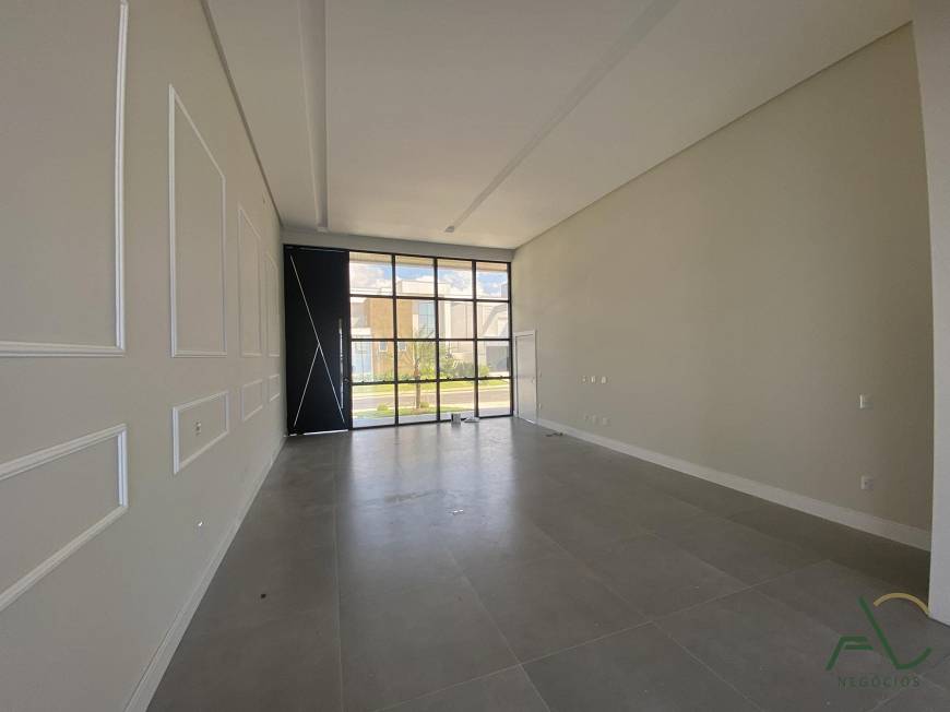 Foto 3 de Casa de Condomínio com 3 Quartos à venda, 198m² em Santa Regina, Camboriú