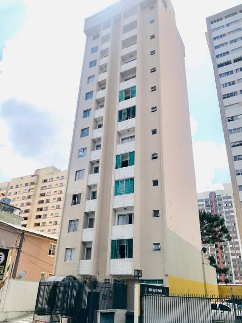 Foto 1 de Apartamento com 1 Quarto para alugar, 26m² em Centro, Curitiba